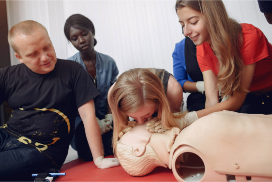 Cursus Reanimatie en AED Baby’s, Kinderen en Volwassenen (online + klassikaal)